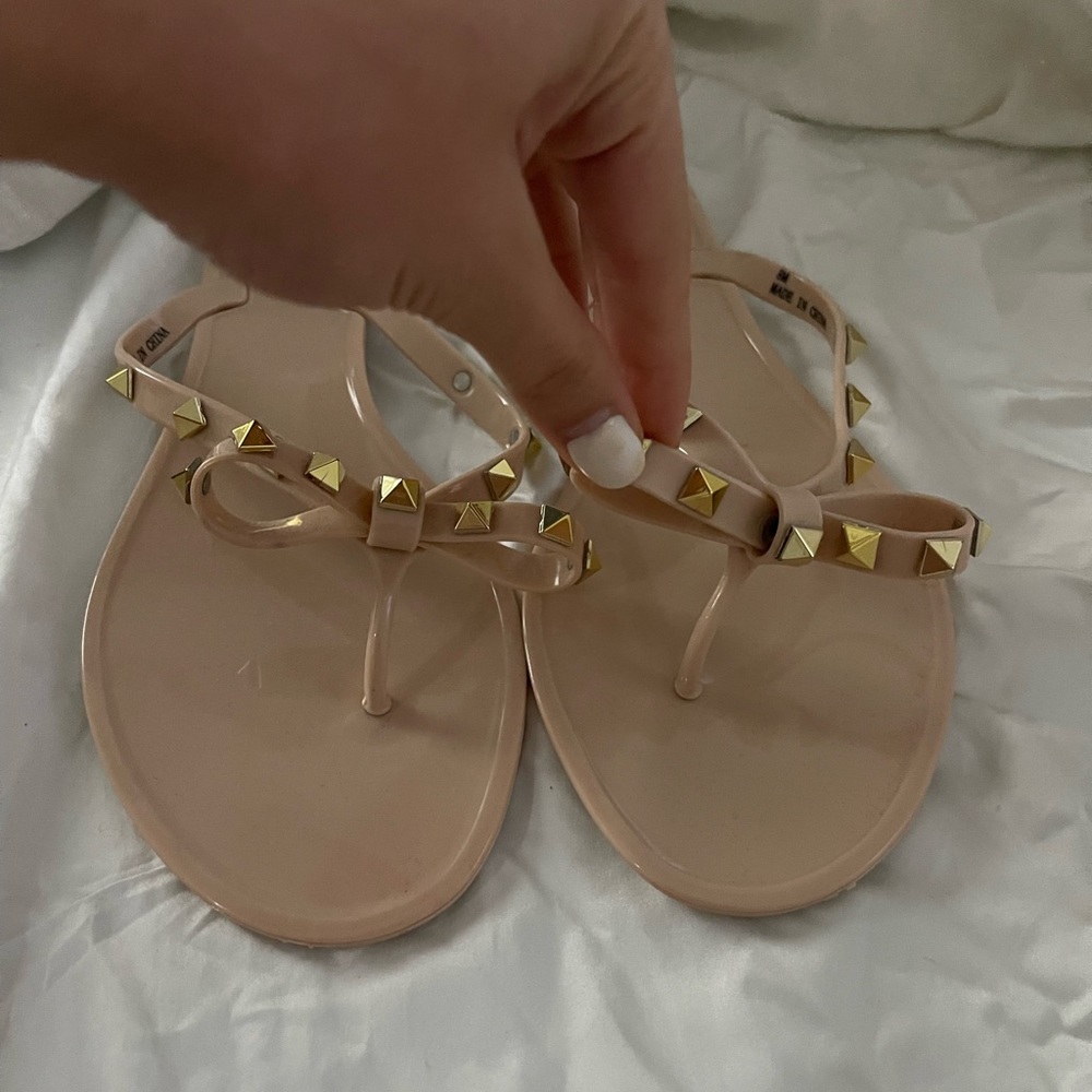 NUDE ROCKSTUD SANDALS - SIZE 8
